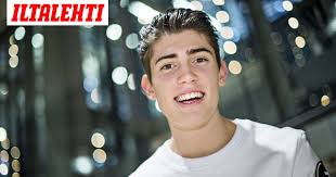 Robinin kanssa musavideolla telmivä malli esiintynyt alasti miestenlehdissä