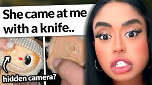 Putting a fence design hello kitty world 2