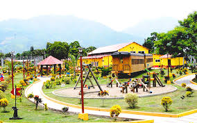 La Perla Esta De Fiesta En Honduras Es Joya Digna De Visitar Tiempo Hn Golf Courses Mansions House Styles