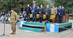 El ejército argentino está participando activamente para que la pandemia tenga el menor impacto posible y en el caso específico de jujuy, en la coordinación y planeamiento de acciones junto al coe y a su vez, en la distribución de alimentos para aquellos que están en cuarentena obligatoria concluyó. Dia Del Ejercito Argentino Municipalidad De Santa Rosa