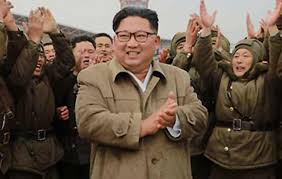 Coreia do norte faz desfile militar com novos mísseis e soldados sem máscaras. Ditador Da Coreia Do Norte Kim Jong Un Estaria Morto Segundo Imprensa Internacional