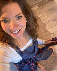 Kara Crist's Instagram, Twitter & Facebook