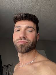 2025 was the best year of my life, we laughed, we travelled, we worked, and  we said yes 🤎