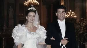 Lució un elegante vestido blanco y cobró millones por una entrevista: Así  fue el comentado matrimonio