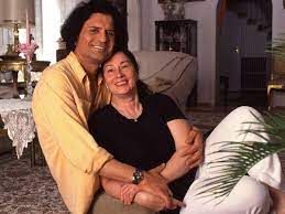 Check spelling or type a new query. Costa Cordalis 75 Ehefrau Ingrid Wir Merken Seine Liebe Noch Wir Merken Dass Er Da Ist Bunte De