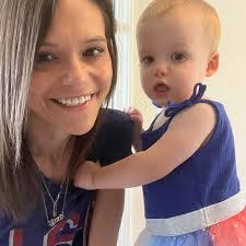 Lindsay Anastasia's Instagram, Twitter & Facebook