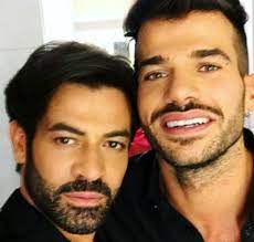 Per molti gianni sperti è semplicemente l'opinionista di uomini e donne ma in realtà ben prima di diventare ospite fisso della trasmissione è stato un ballerino professionista. Fanpage It Gianni Sperti E Innamorato Esce Allo Facebook