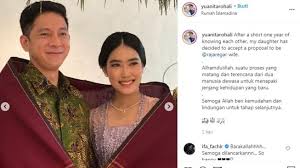 Inilah 49 caption bahasa inggris penuh makna dan nilai. Selamat Alika Islamadina Resmi Tunangan Dengan Raja Siregar