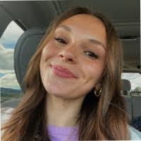 Vicky Comer's Instagram, Twitter & Facebook