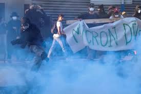 Fransada kütləvi etirazlar - saxlanılanlar var