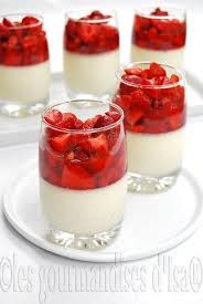 Panna Cotta A L Ancienne A La Vanille Salade De Fraises Aux Epices Salade De Fraises Recette Panacotta Recette