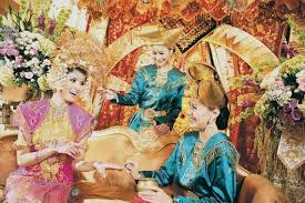 Dalam Percakapan Awam Orang Minang Seringkali Disamakan Sebagai Orang Padang Merujuk Pada Nama Ibu Kota Provinsi Sumatera Barat Budaya Minangkabau Perkawinan
