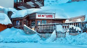 Toute personne a le droit et le pouvoir de contrôler sa vie et donc de devenir heureux ! Le Monde Bar Val Thorens Seevalthorens Com