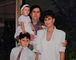 Tras el imperio de Pablo Escobar, su esposa e hijos viven entre las sombras  de su pasado - Infobae
