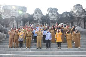 Waterbom bali ialah sebuah arena wisata air yang berlokasi di pantai kuta. Tulang Bawang Barat Archives Laman 10 Dari 43 Gema Lampung News