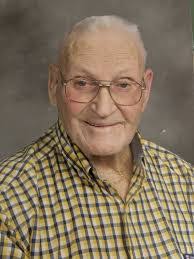 Sarah Crooms's Instagram, Twitter & Facebook