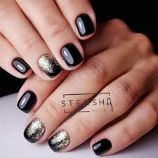See more ideas about körmök, köröm, körömötletek. 33 Black Glitter Nails Designs That Are More Glam Than Goth