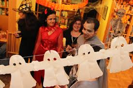 También encontrarás en nuestro blog decoración halloween casera y proyectos fáciles que podrás hacer tú mismo. Como Conseguir Decorar La Casa Para Halloween Por Poco Dinero