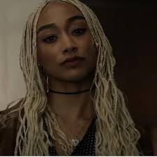 Se tutte le storie d'amore di Joe vivessero nello stesso palazzo nello  stesso momento, chi sceglierebbe? : r/YouOnLifetime