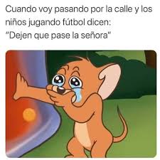 Puedes leer más artículos similares a jugar en casa con los niños, en la categoría de juegos en guiainfantil.com. Cuando Voy Pasando Por La Calle Y Los Ninos Jugando Futbol Dicen Dejen Que Pase La Senora Verbub