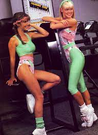 In den 80er jahren prägen viele deutsche bands die internationale musiklandschaft. 80 S Outfits To Wear To Theme Parties Or Halloween Night