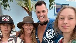 Derek Bellamy's Instagram, Twitter & Facebook