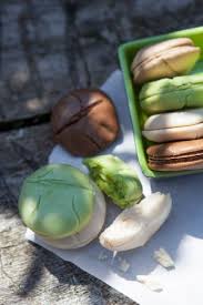 Mouchou Biscuit Aux Amandes Fraiches Parfume Aux Amandes Chocolat Pistache Noisette Et Ou Picture Of Confiserie Paries Saint Jean De Luz Tripadvisor