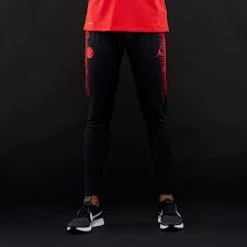 Bénéficiez d'une expédition rapide à tarif fixe sur toute commande de taille. Survetement Psg Jordan Vaporknit Latest Trends Off 72