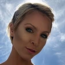 Glenda Gunn's Instagram, Twitter & Facebook