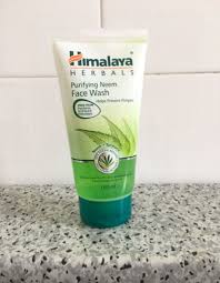 Skrub yang mengandungi kebaikan neem dan aprikot yang mengeksfoliasikan kulit anda dengan lembut, menghilangkan semua sel kulit mati dan memberikan warna kulit yang sekata. Naufalantezem On Twitter 7 Himalaya Neem Face Wash Personally Aku Kurg Gemar Produk Ni Sbb Tak Sesuai Dgn Muka Aku Kot Lepas Pakai 3 Hari Muka Aku Pedih Kering And Jerawat Mencanak