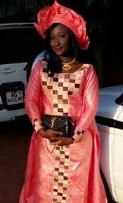 Voir plus d'idées sur le thème mode africaine, tenue africaine, robe africaine. Grubo Spavanje Laser Prolazan Model Taille Basse Brode 2019 Arung Jeram Com