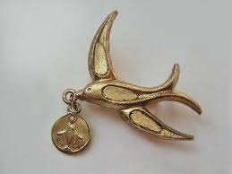 Vierge Miraculeuse Petite Broche Hirondelle Porte Bonheur Etsy Ring Holder Rings
