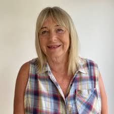 Mary Luff's Instagram, Twitter & Facebook