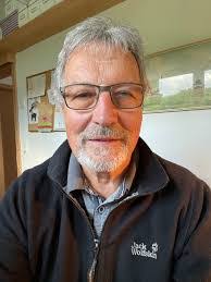 Frank Siebert's Instagram, Twitter & Facebook