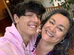 Bryce hall is one of the biggest tiktokers at the minute, and so it comes as no surprise that fans want to know more about his mom! Does Bryce Hall Have Siblings The Tiktok Star Is Close To His Mother