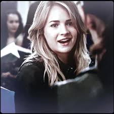 Eva and Faye Talk about Lee Secret Circle