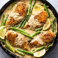 Creamy Lemon Garlic Chicken With Asparagus 30 Minutes It Takes Less Than 30 Minutes And Just Lemon Chicken With Asparagus Chicken Asparagus Asparagus Recipe