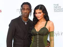 Kylie jenner is finding all the good photo shoot spots in her new $36.5 million estate. 5b2kqga0nou8rm