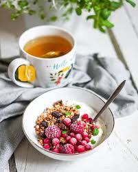 The Daily Saby Sabrine On Instagram Granola Bowl Le Retour De La Gourmandise Petit Suisse Granola Maison Coco Chocolat Noi In 2020 Food Granola Breakfast