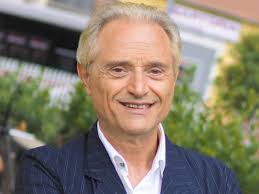 AMEDEO MINGHI esce in digitale il 20 marzo “e ...John”