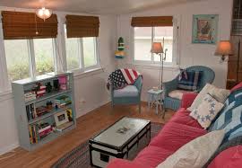But it's possible to have a small space that's as stylish (or perhaps even more so) as their sprawling counterparts. Mobile Home Living Room Furniture Layout Mobile Homes Ideas