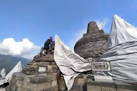 Maybe you would like to learn more about one of these? Arah Ancaman Erupsi Merapi Berubah Terpal Penutup Stupa Candi Borobudur Dibuka
