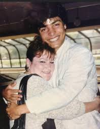 EL mundo del entretenimiento llora la partida de ALBA EAGAN