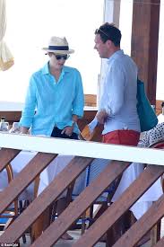 To get talked about, this time, it is jack brooksbank, husband of eugenie di york, granddaughter of queen elizabeth, paparazzi on a gozzo off the coast of capri in the company of some girls, but without his wife, at home with his little son august, five months. Queen Maxima And Royal Ladies On Twitter Princess Eugenie And Her Fiance Jack Brooksbank Have Been Spotted Enjoying A Pre Wedding Break On The Amalfi Coast In Southern Italy Https T Co Kn0fqsvkly