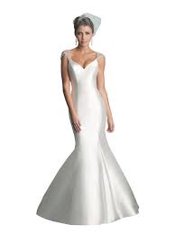 Eva lendel presenting new edition of less is more collection. 10 Simple Wedding Dresses That Still Look Stunning