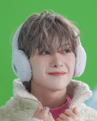 melting point mv behind photo ! HE IS SO PRETTY ㅠㅠㅠㅠ ☆ tags; #SEOKMATTHEW  #MATTHEW #석매튜 #BOYSPLANET #보이즈플래닛 #ZEROBASEONE #ZB1 #제로베이스원