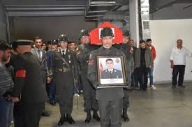 Many translated example sentences containing aufstellen aufstellen (etw.akk ~) verb—. Die Bauernopfer Des Turkischen Militars Boldmedya