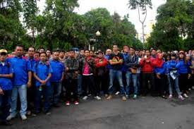 Tarate tepatnya setelah terowongan tol. Buruh Pabrik Sepatu Sukabumi Tuntut Upah Minimum Sektoral Halaman All Kompas Com