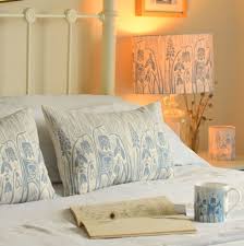 Cottage style country cottage bedroom ideas. Country Cottage Decor How To Get The Look Folksy Blog