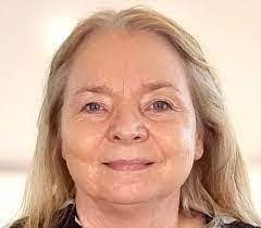 Annette Justus's Instagram, Twitter & Facebook